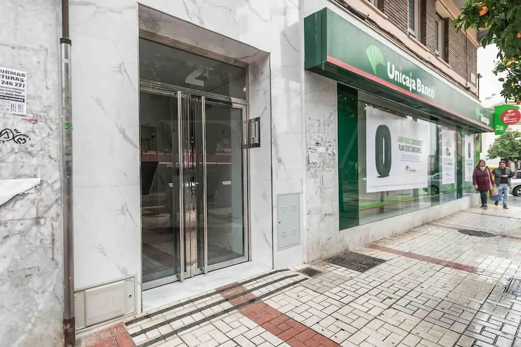 Spacious 3 Bedroom Apartment By Rems Málaga