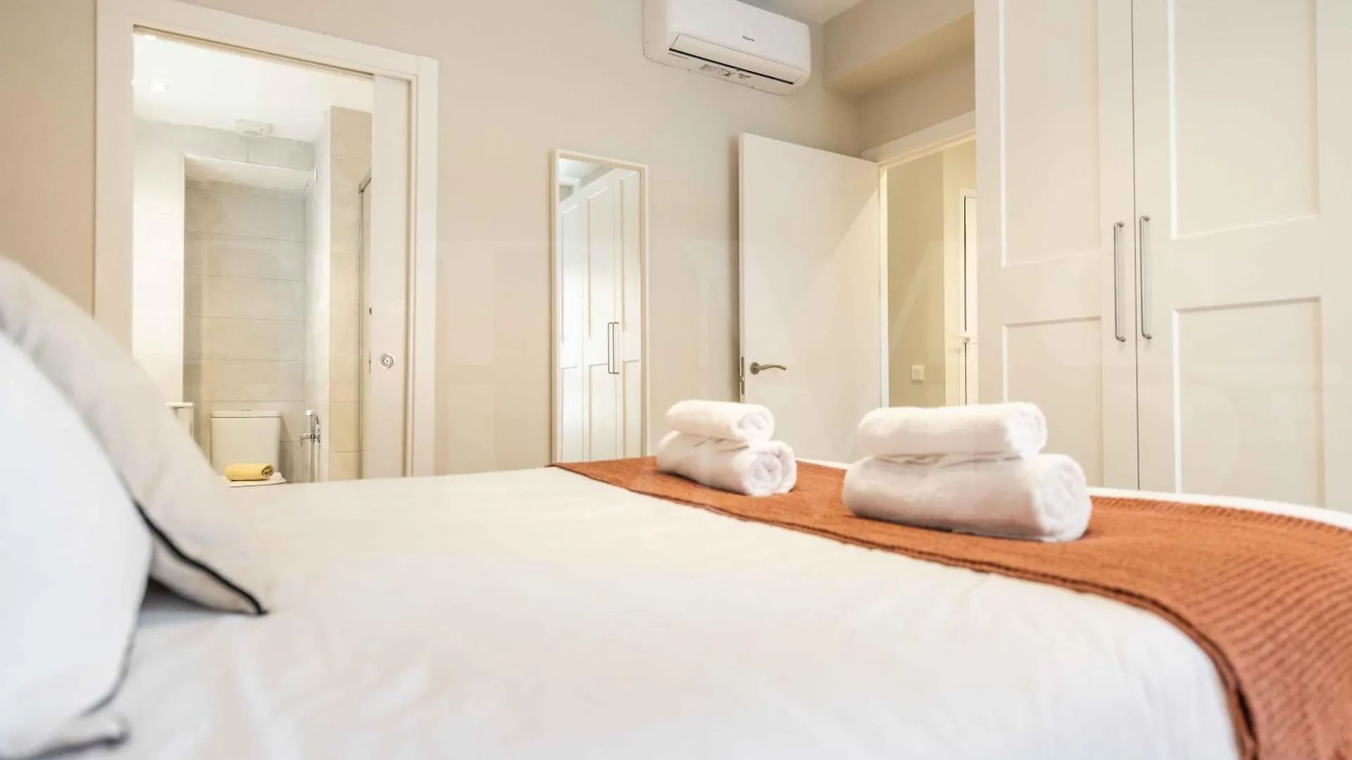 Spacious 3 Bedroom Apartment By Rems Málaga