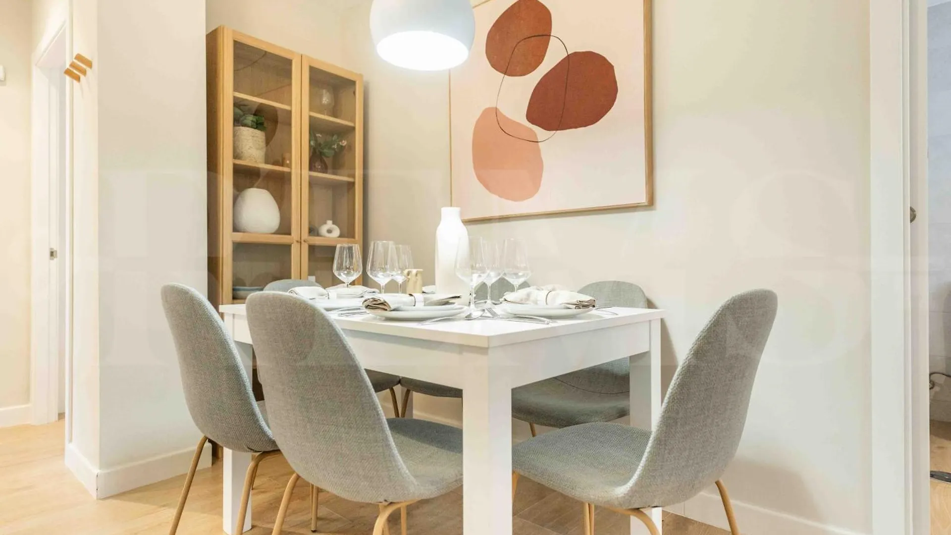 Spacious 3 Bedroom Apartment By Rems Malaga